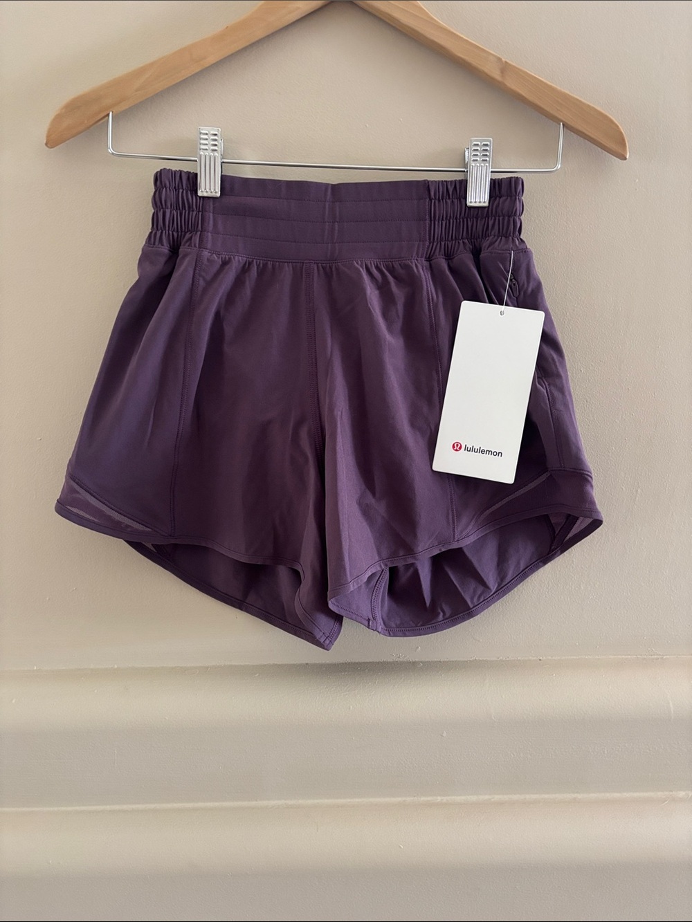 Lululemon Hotty Hot HR Short 4” Lined. Grape Thistle. Size 2. NWT.